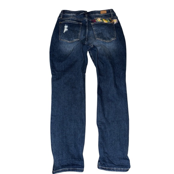 Judy Blue Womens Boyfriend Fit Jeans Sz 16W Blue High Rise Floral Embroidered - Picture 2 of 10